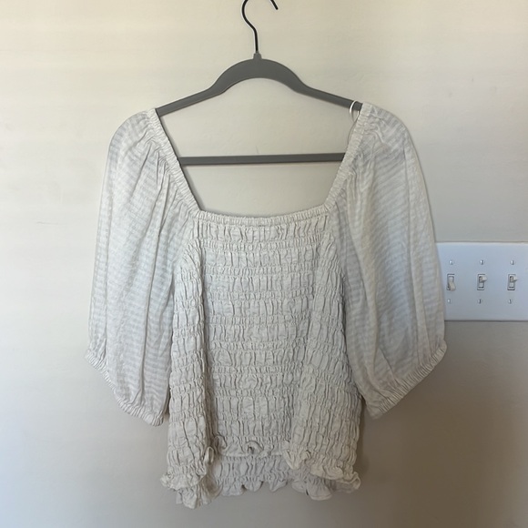 Old Navy, XL rouched top with puffy sleeves - Picture 2 of 3